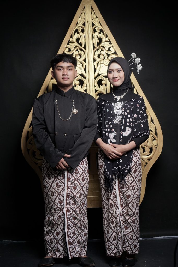 Alma & Fafa. 01